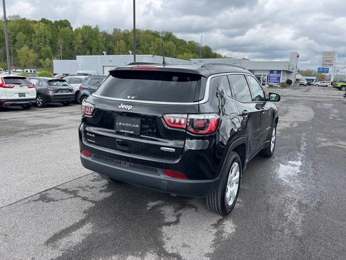 Diamond Black 2022 Jeep Compass Latitude