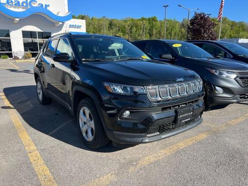 Diamond Black 2022 Jeep Compass Latitude