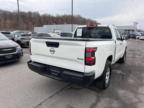 2022 Nissan Frontier S