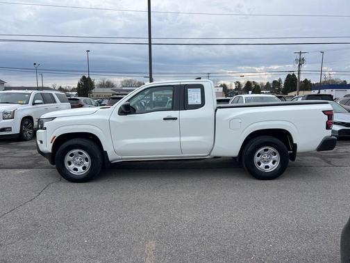 2022 Nissan Frontier S