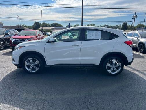 Platinum White Pearl 2021 Honda HR-V LX