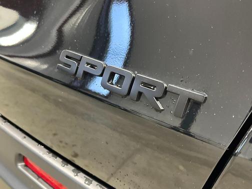 Crystal Black Pearl 2027 Honda HR-V Sport