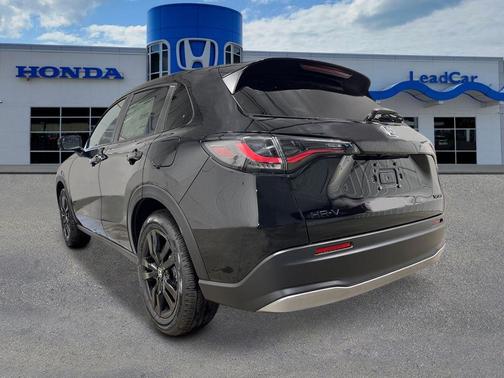 Crystal Black Pearl 2027 Honda HR-V Sport