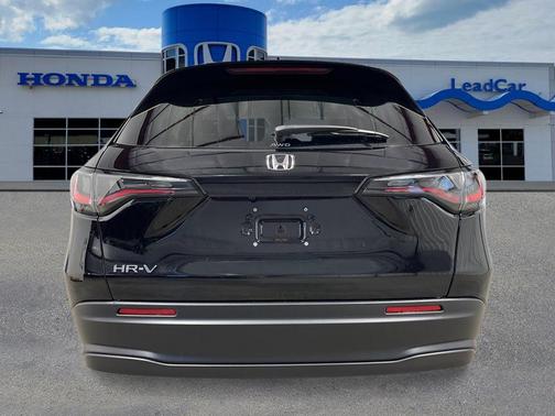 Crystal Black Pearl 2027 Honda HR-V LX