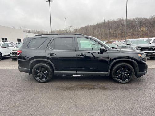 Black 2025 Honda Pilot Black Edition