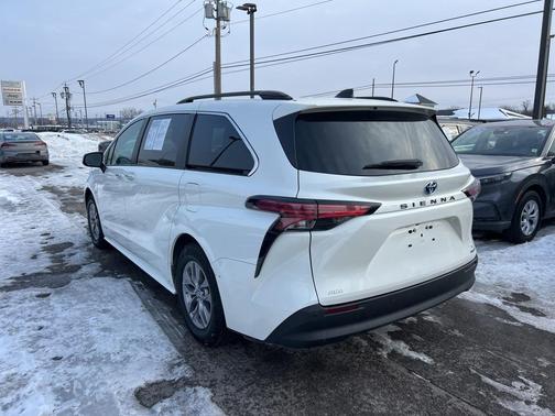 2021 Toyota Sienna XLE