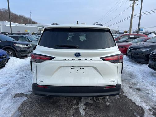 2021 Toyota Sienna XLE