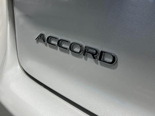 Platinum White Pearl 2026 Honda Accord SE