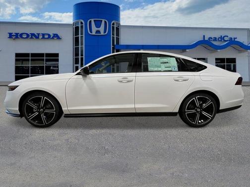 Platinum White Pearl 2026 Honda Accord SE