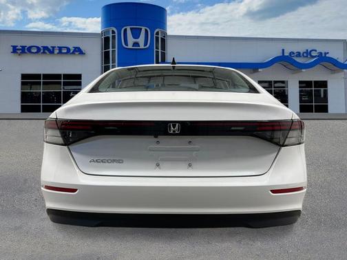 Platinum White Pearl 2026 Honda Accord SE