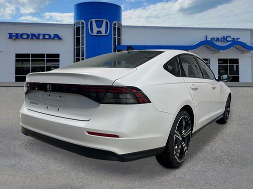 Platinum White Pearl 2026 Honda Accord SE