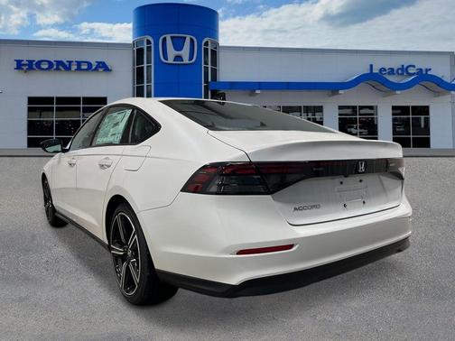 Platinum White Pearl 2026 Honda Accord SE