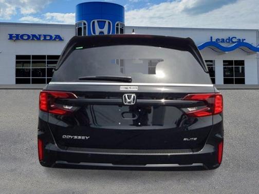 Crystal Black Pearl 2026 Honda Odyssey Elite