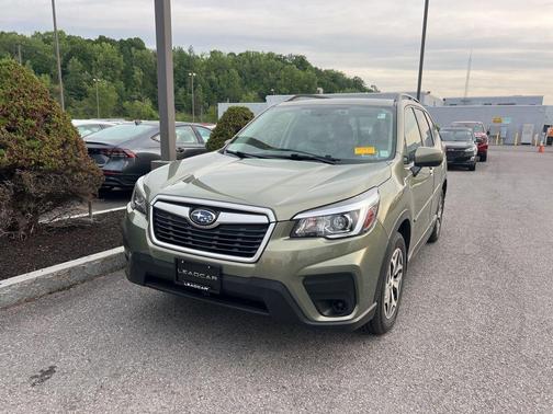 Jasper Green Metallic 2020 Subaru Forester Premium