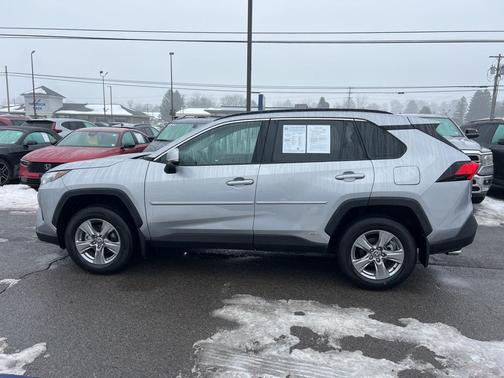 2025 Toyota RAV4 Hybrid XLE