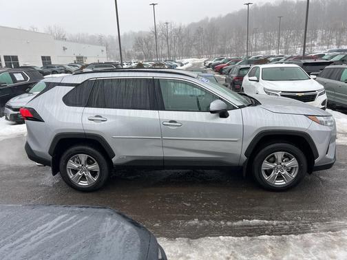 2025 Toyota RAV4 Hybrid XLE