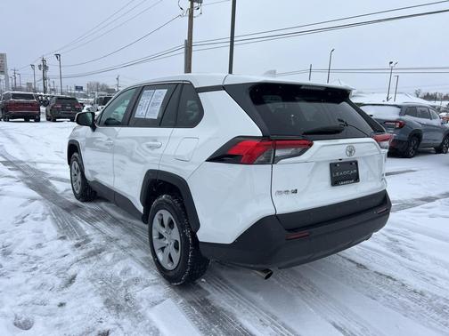 2023 Toyota RAV4 LE
