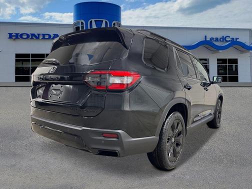 Crystal Black Pearl 2026 Honda Pilot Black Edition
