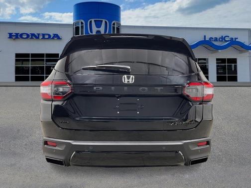Crystal Black Pearl 2026 Honda Pilot Black Edition