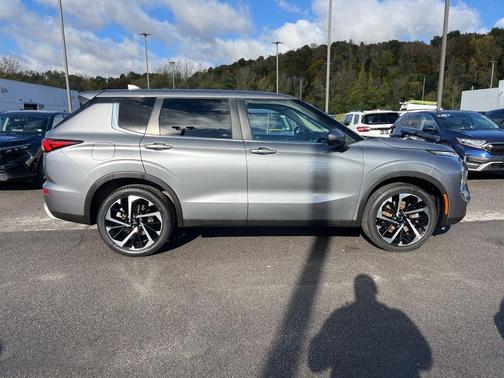 2022 Mitsubishi Outlander Black Edition