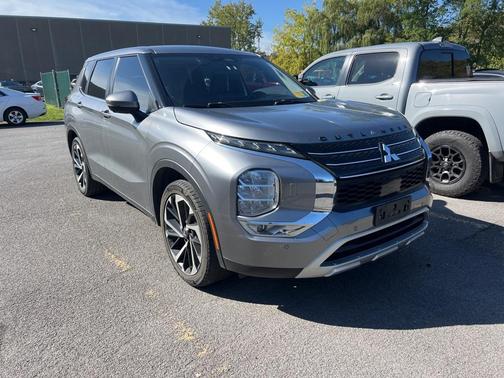 2022 Mitsubishi Outlander Black Edition