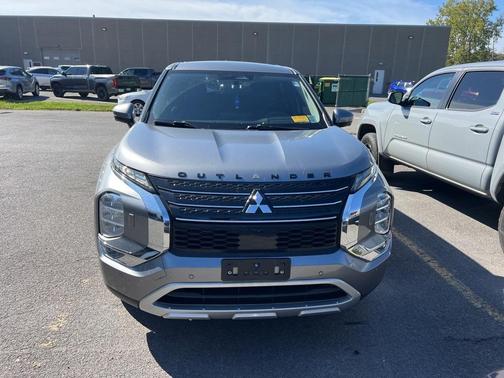 2022 Mitsubishi Outlander Black Edition