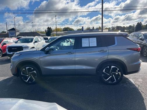 2022 Mitsubishi Outlander Black Edition