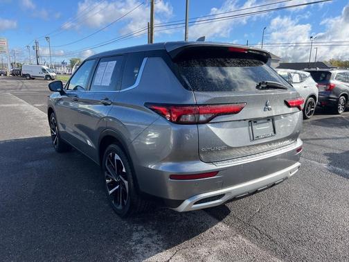2022 Mitsubishi Outlander Black Edition