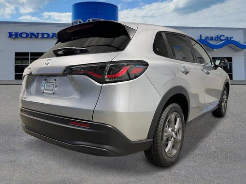 Solar Silver Metallic 2027 Honda HR-V LX