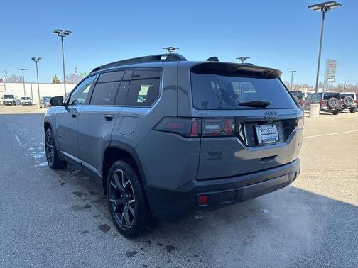 Sting Gray Clearcoat 2026 Jeep Cherokee Overland