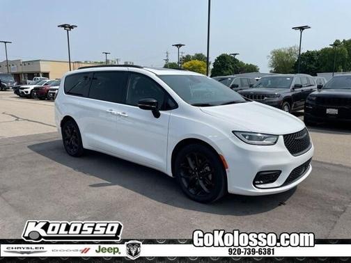2024 Chrysler Pacifica Touring-L
