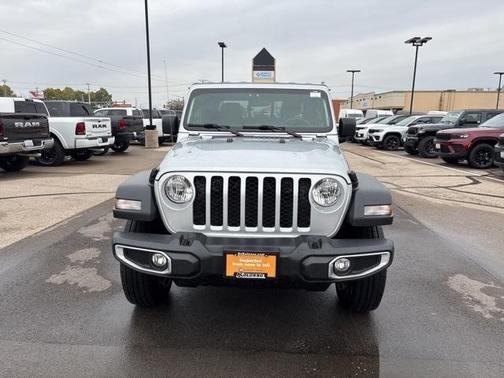 2023 Jeep Gladiator Sport