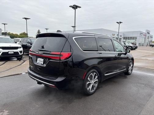 2026 Chrysler Pacifica Pinnacle