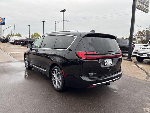 2026 Chrysler Pacifica Pinnacle