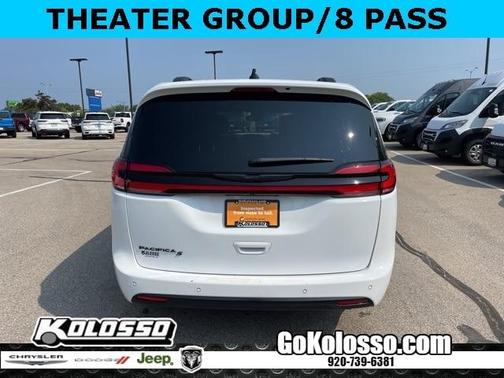 2023 Chrysler Pacifica Touring-L