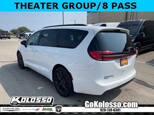 2023 Chrysler Pacifica Touring-L