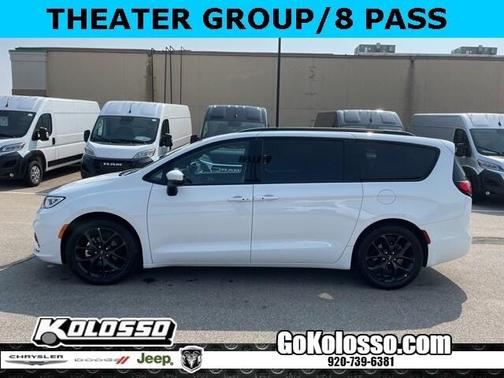 2023 Chrysler Pacifica Touring-L