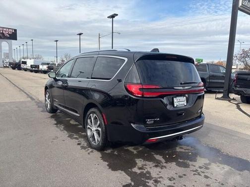 2026 Chrysler Pacifica Pinnacle