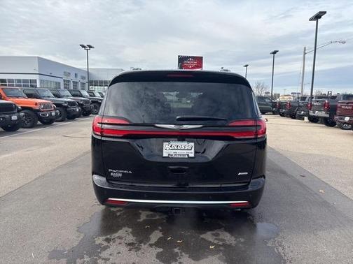 2026 Chrysler Pacifica Pinnacle