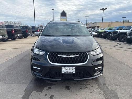 2026 Chrysler Pacifica Pinnacle