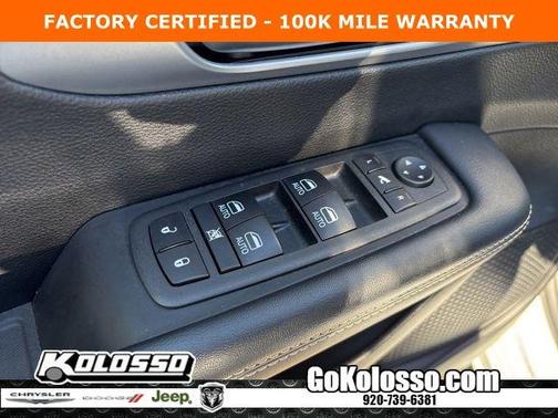 Bright White Clearcoat 2025 Chrysler Pacifica Limited