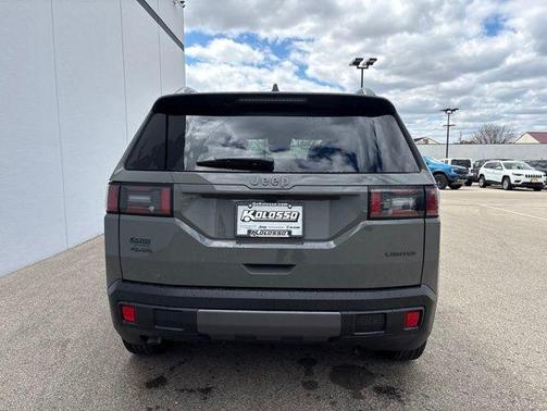 Sting Gray Clearcoat 2026 Jeep Cherokee LAREDO/LIMITED