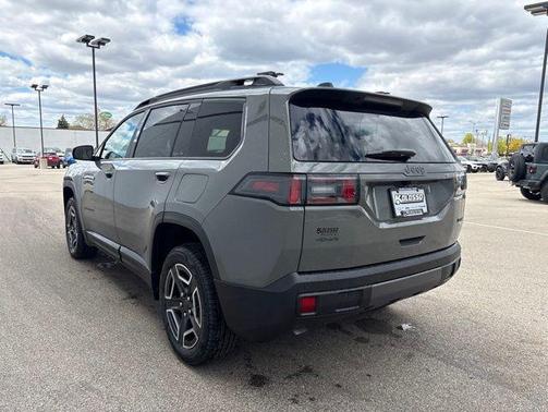 Sting Gray Clearcoat 2026 Jeep Cherokee LAREDO/LIMITED
