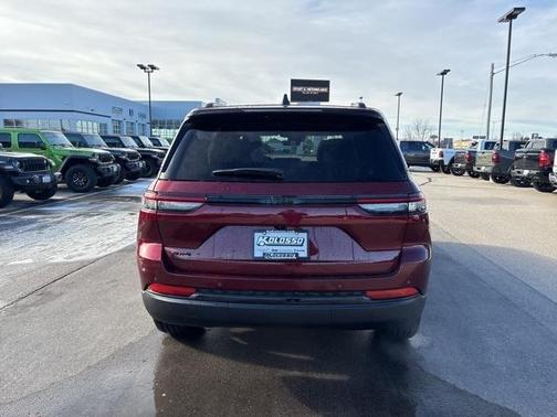 2025 Jeep Grand Cherokee Laredo