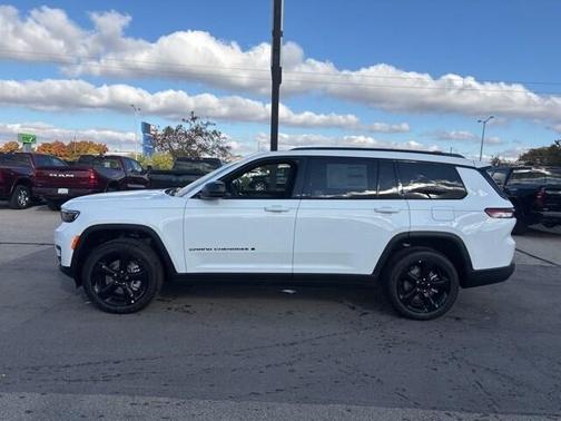 2025 Jeep Grand Cherokee L Laredo