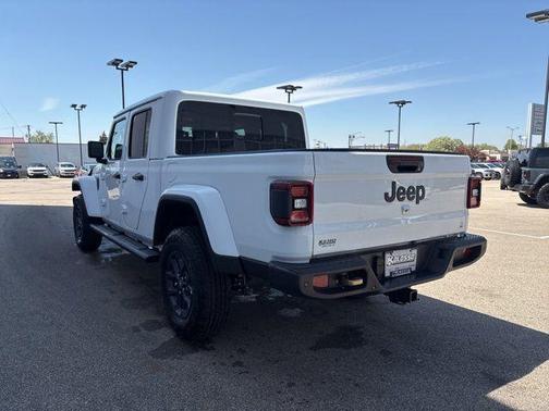 Bright White Clearcoat 2026 Jeep Gladiator 85th Anniversary Edition