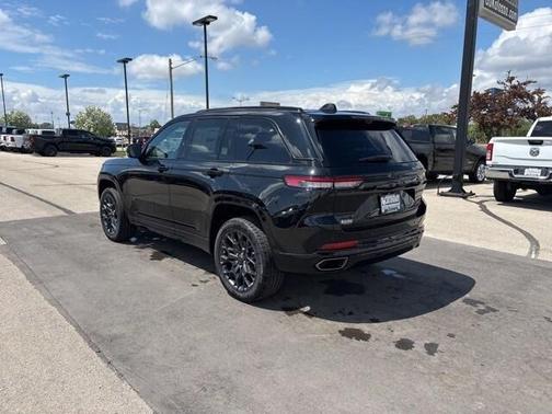 2025 Jeep Grand Cherokee Summit