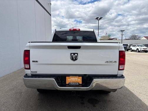 Bright White Clearcoat 2022 RAM 1500 Classic SLT