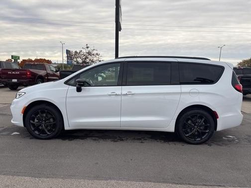 2026 Chrysler Pacifica Limited