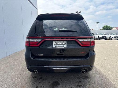 DB Black Crystal Clearcoat 2026 Dodge Durango GT Plus HEMI V8